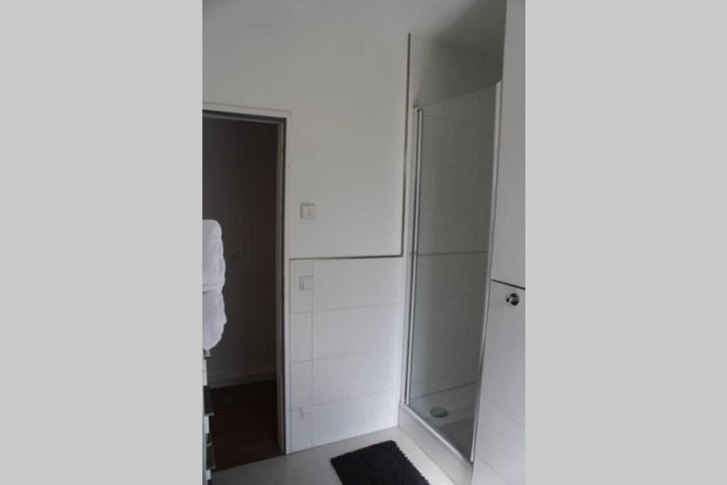 London . Chillinghouse # 9, 3 Min. Vom Ice, Netflix, Garten Siegburg Exterior photo